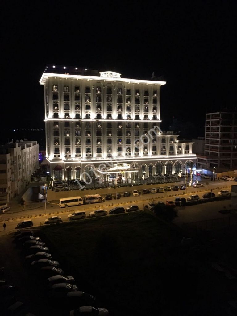 Sahibinden Girne Lord Palas Otel Karşısı Full Dağ ve Deniz manzaralı  2+1 Lüx Daire 