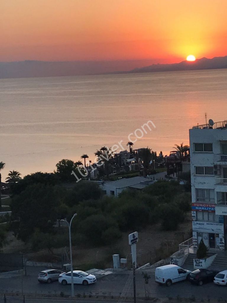 Sahibinden Girne Lord Palas Otel Karşısı Full Dağ ve Deniz manzaralı  2+1 Lüx Daire 