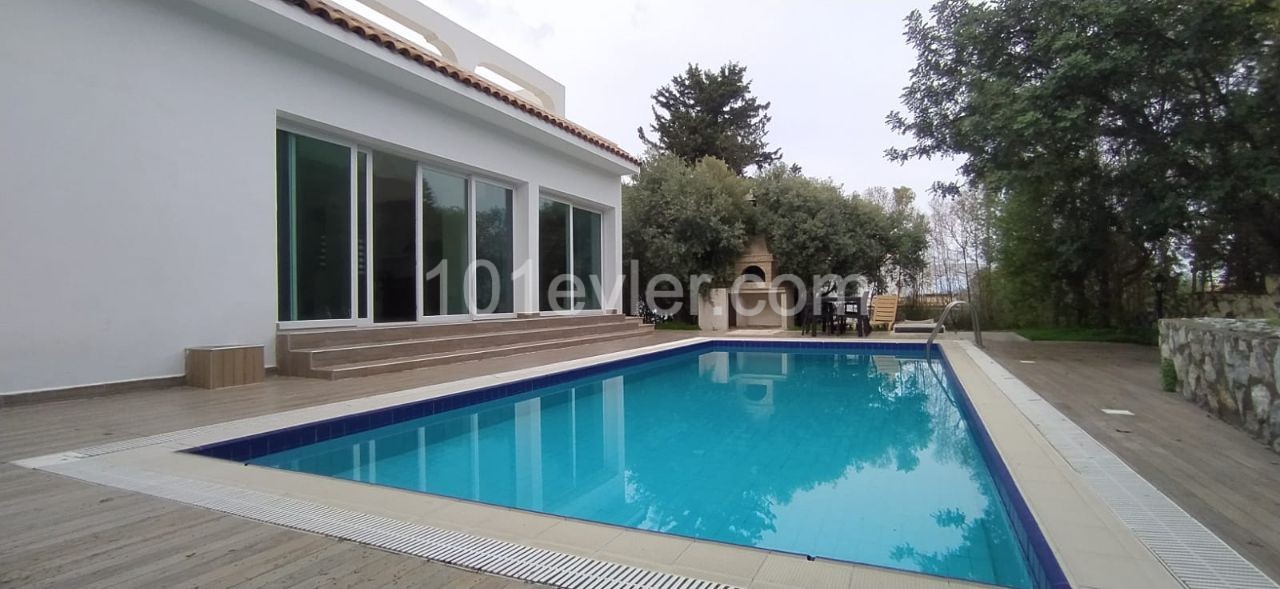 MODERNE VILLA MIT 4+1 POOL ZUM VERKAUF IN BELLAPAIS IM ZENTRUM VON KYRENIA ** 