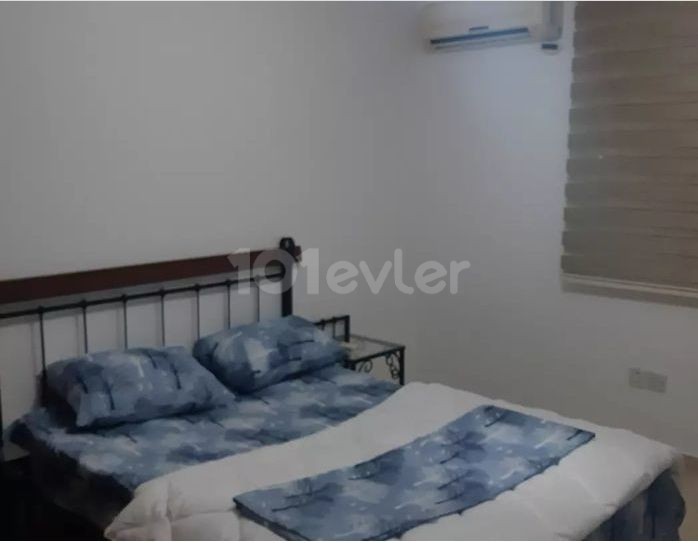 3+1 apartment for daily rent in a complex with pool in the center of Kyrenia 