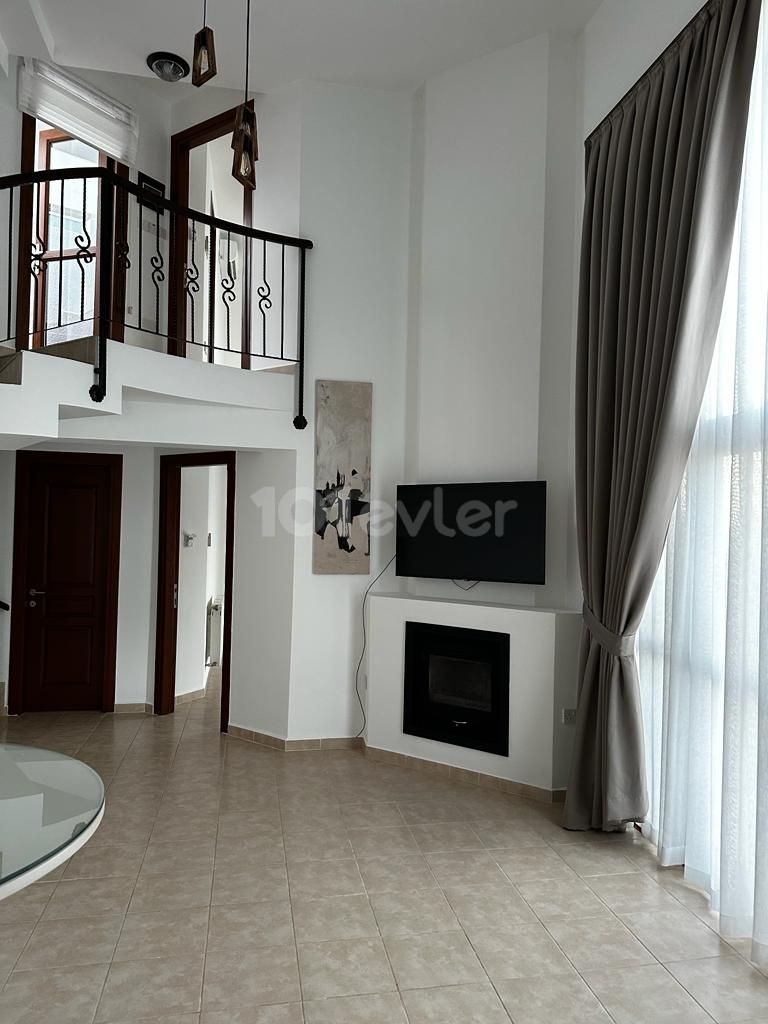 2+1 villa with communal pool for rent in Edremit Karmi region