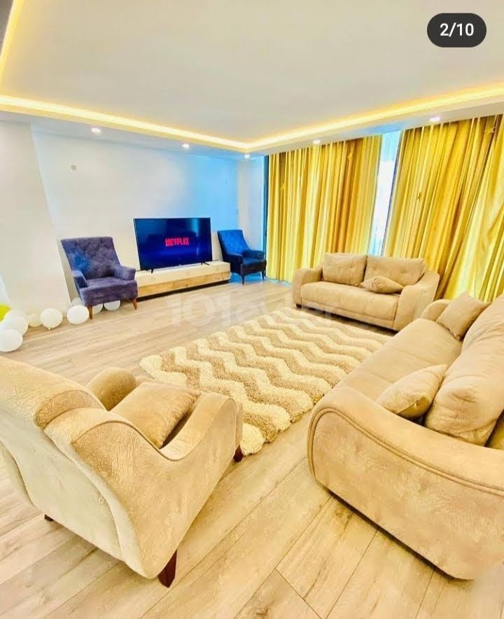 FULLY FURNISHED NEW 3+1 APARTMENT FOR RENT IN A LARGE AND SPACIOUS COMPLEX WITH POOL IN THE CENTER OF GİRNE 