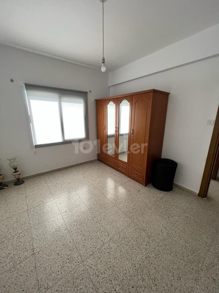 FULLY FURNISHED 3+1 APARTMENT FOR RENT IN THE CENTER OF GIRNE 