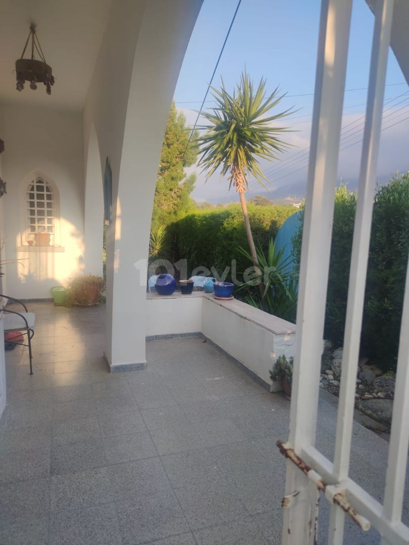 GİRNE CATALKOYDE BAY CENTER FOR SALE 6+1 DETACHED VILLA