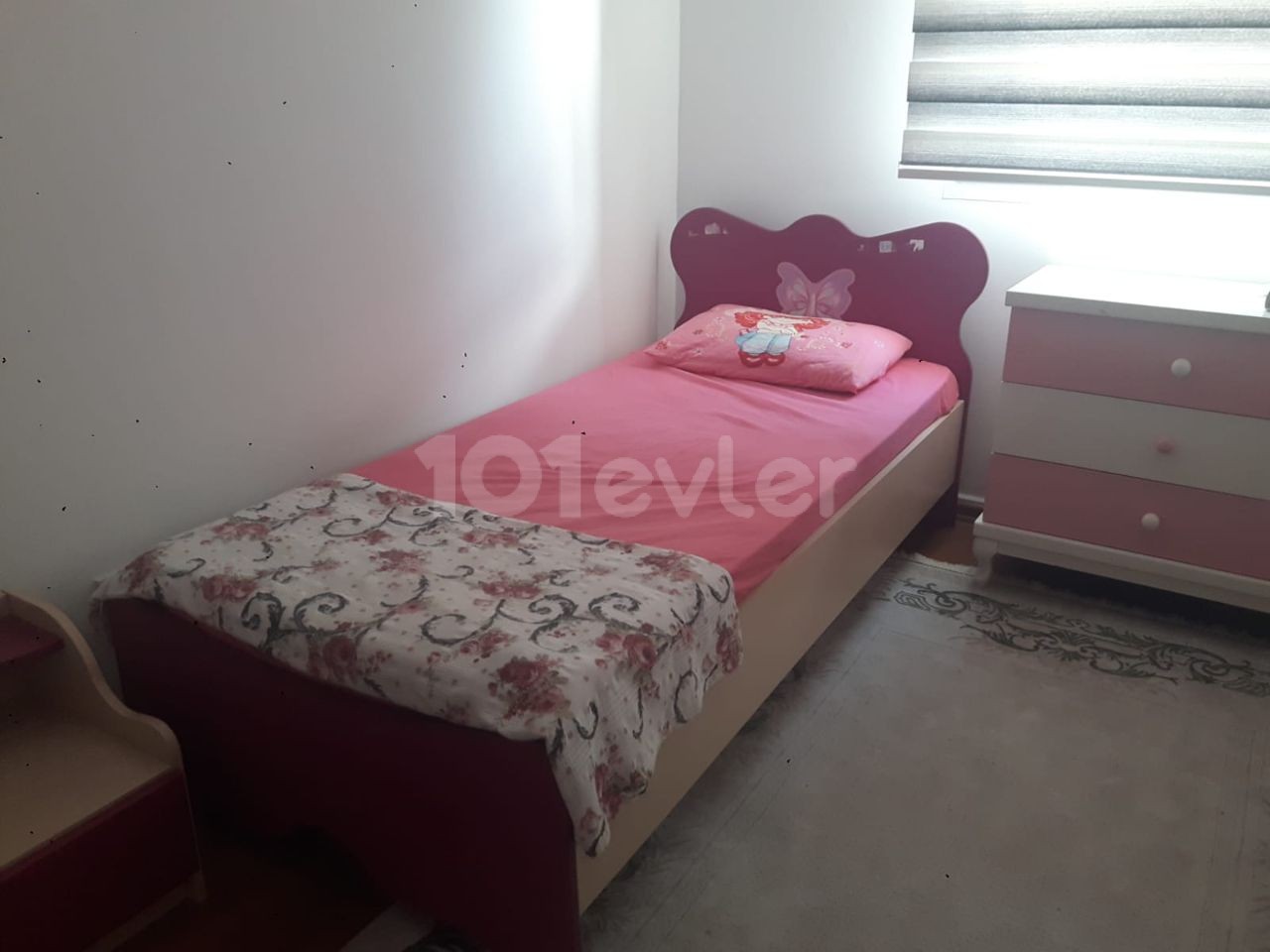 3+1 WOHNUNG ZU VERMIETEN IM ZENTRUM VON KYRENIA (VERFÜGBAR AB 1. JULI)