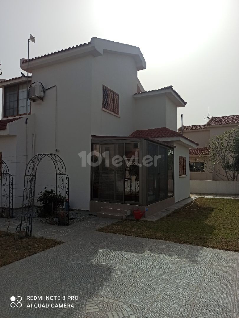 3 bed villa