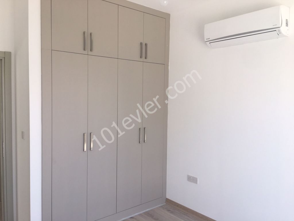 NESTATE EMLAK - Yenikent (Gönyeli Belediyesi Karşısı - Anayol Üzeri)  Full sıfır eşyalı lüks 2+1 Daireler 2500 TL IRTIBAT: 0533 842 63 96 Ersah Sabıt Yılmaz  