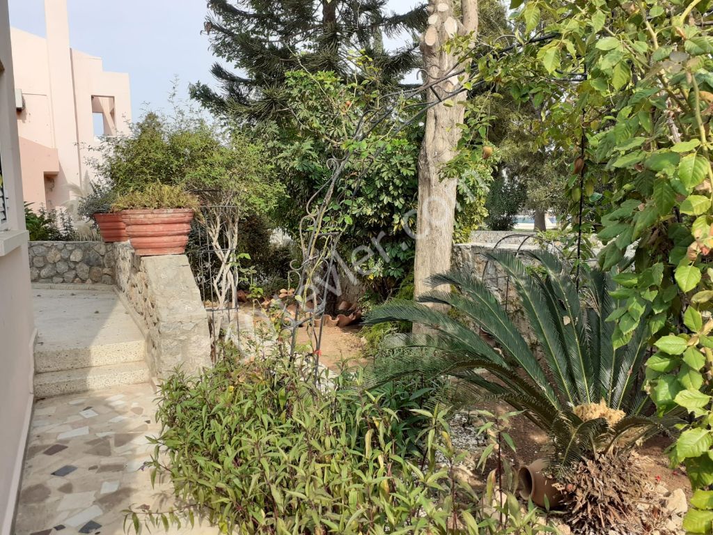 Villa For Sale in Girne Merkez, Kyrenia