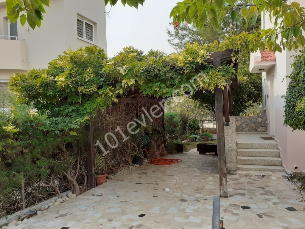 Villa For Sale in Girne Merkez, Kyrenia