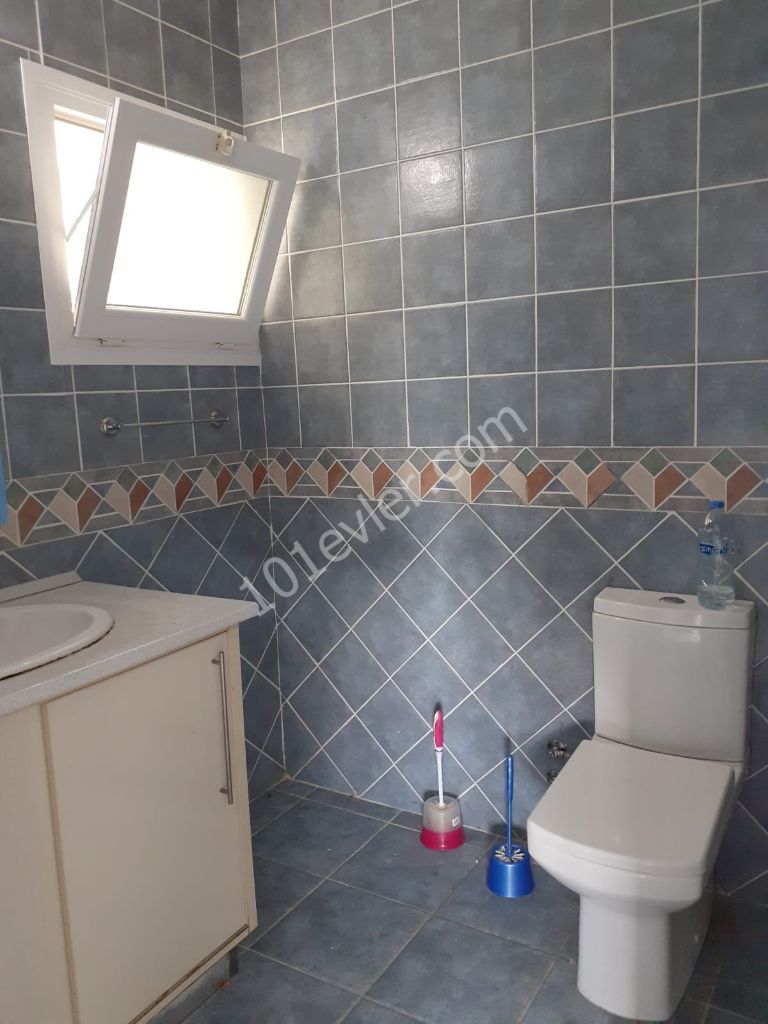 Girne merkez'de dört tarafı balkonlarla çevrili satılık 3+1 penthouse / binada tek penthouse !