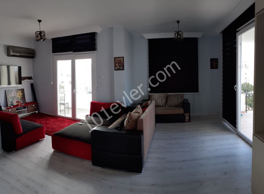 Girne merkez'de dört tarafı balkonlarla çevrili satılık 3+1 penthouse / binada tek penthouse !