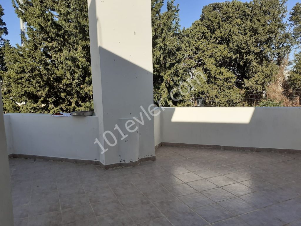 It is centrally located in Kyrenia central, very close to the main street and all shopping malls - 4+1 / 260 penthouse for sale with an area of m2 ** 