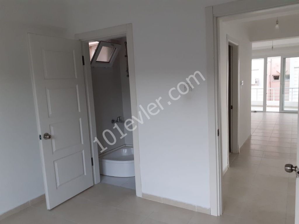 Flat To Rent in Alsancak, Kyrenia