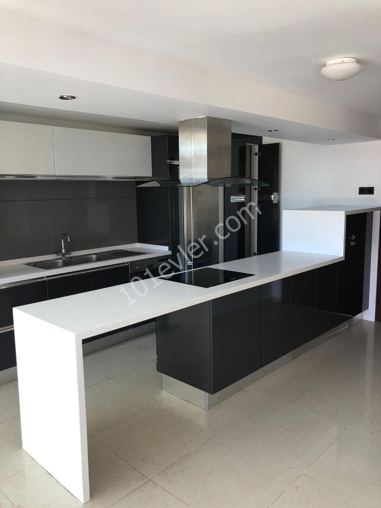 Penthouse For Sale in Doğanköy, Kyrenia