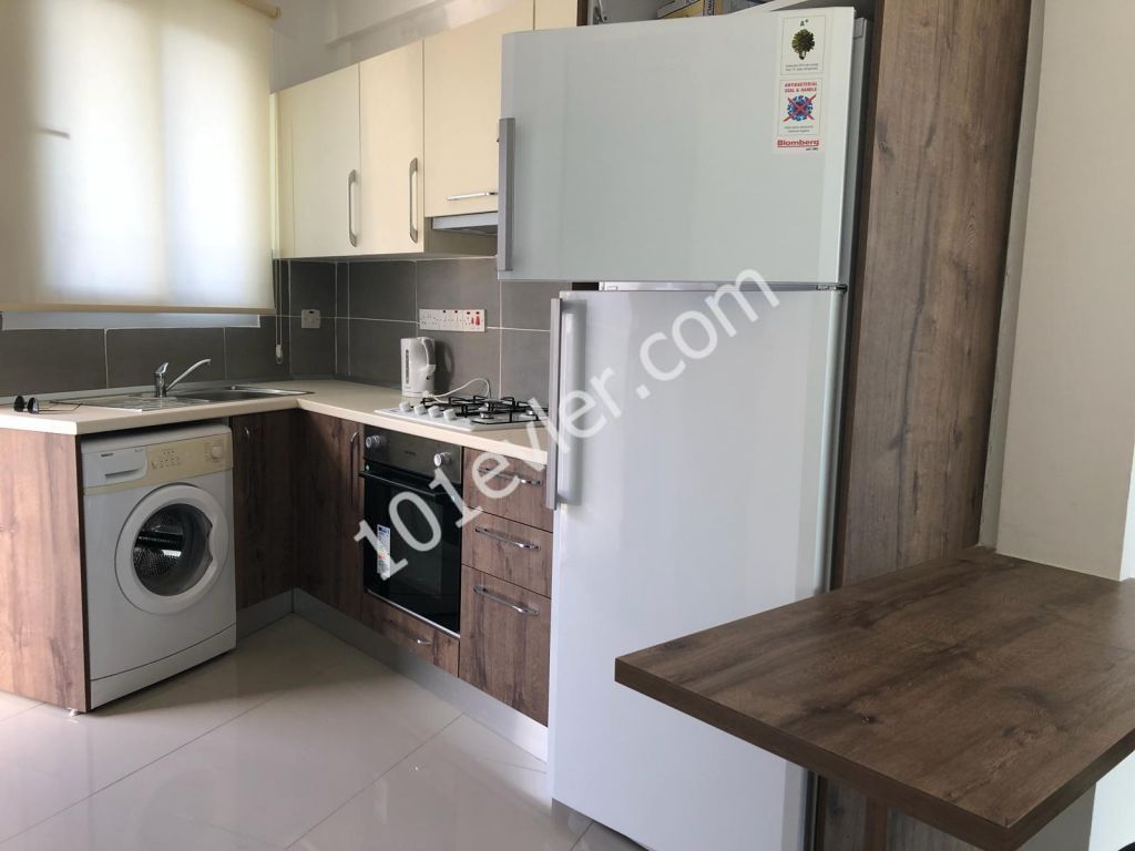 Alsancak'ta ortak havuzlu site'de eşyalı kiralık studio daire