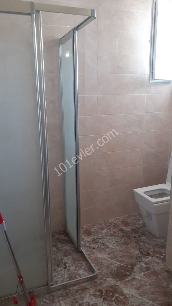 Girne merkez'de pia bella hotel bölgesinde eşyalı kiralık 3+1 daire