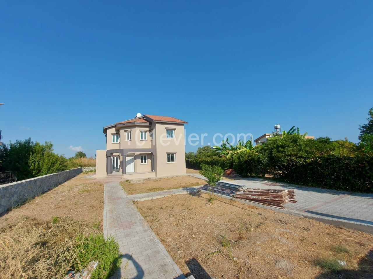 Freistehende VILLA zum Verkauf in einem 800 m2 großen Garten in der Nähe von Lapta Hotels ** 