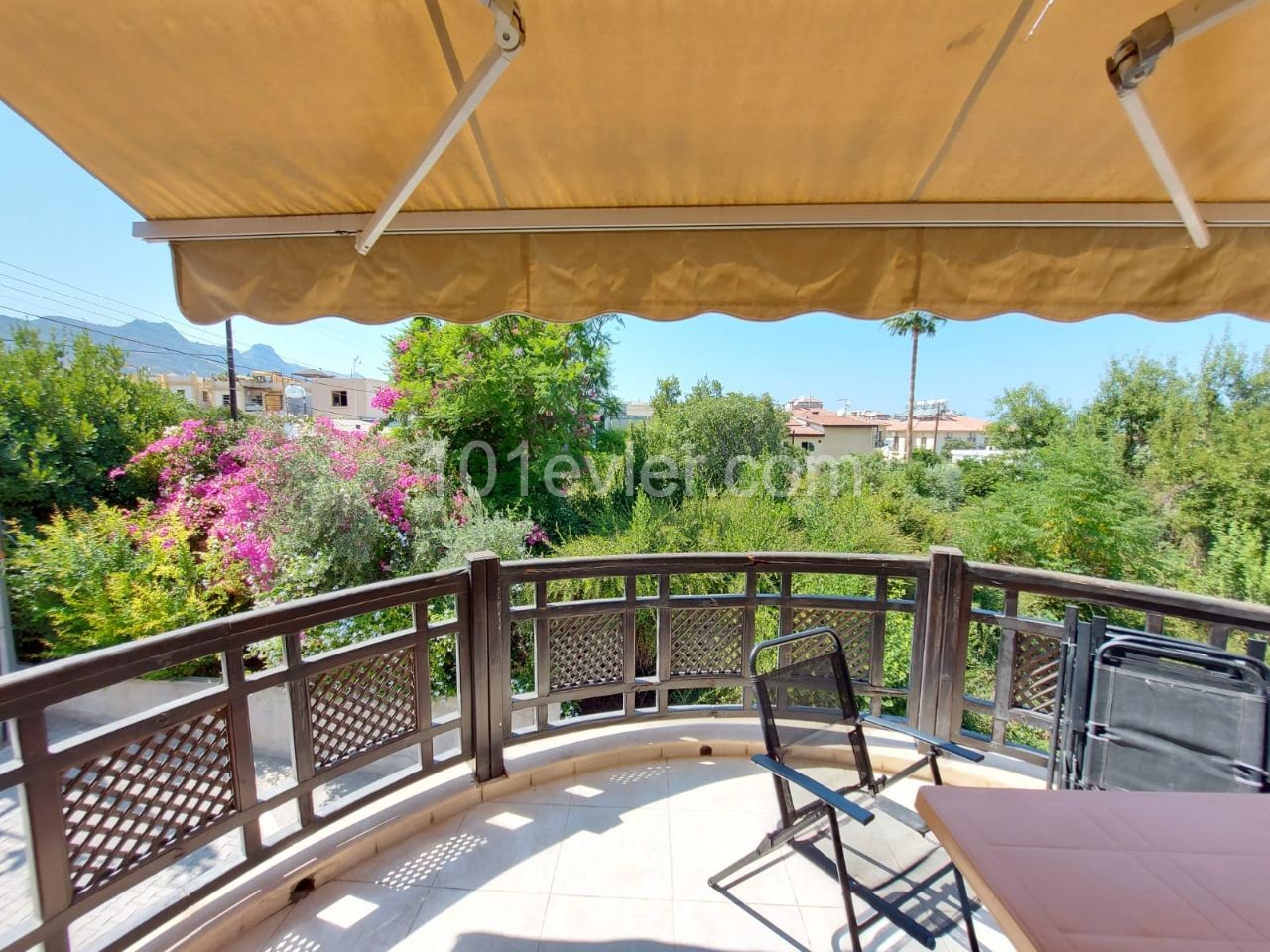 FOR SALE in Dogankoy on a site with a communal pool 3+1 / 130 apartment of m2.. ** 