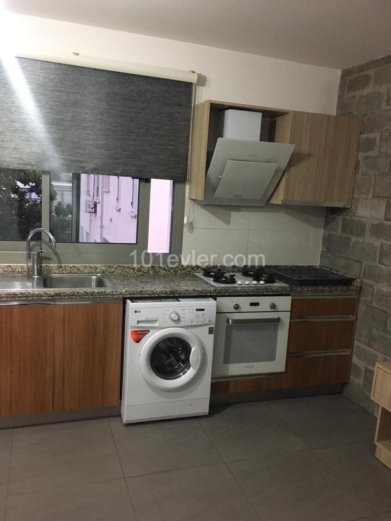 Girne Merkez'de Asansörlü Binada 2+1 Eşyalı Daire ( AİDAT DAHİL )