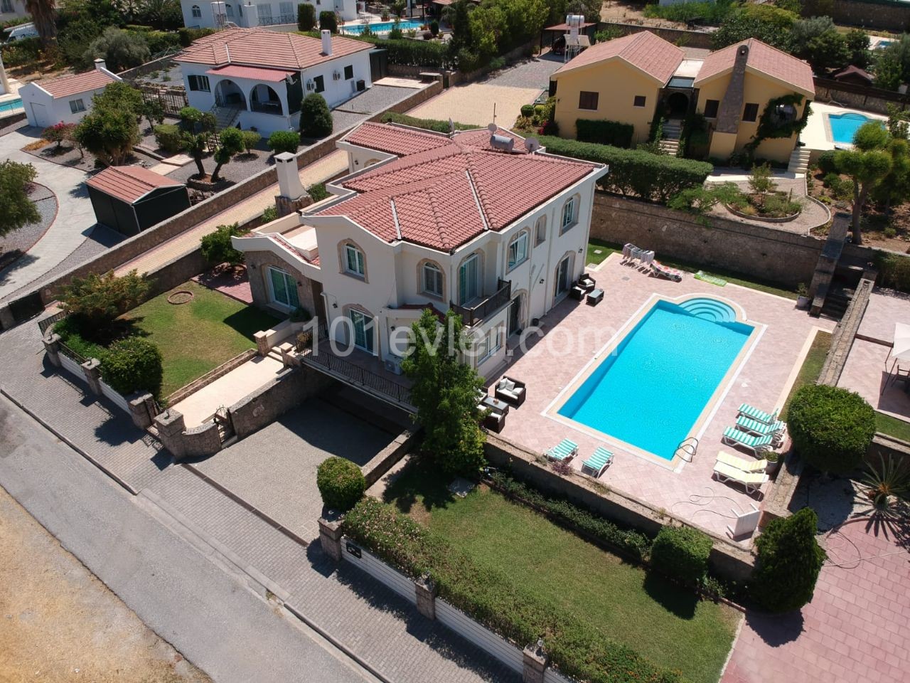 420 m2 Luxury Villa for Sale with Magnificent Mountain and Sea Views on Close to 1.5 Acres of Land in Çatalköy.. ** 