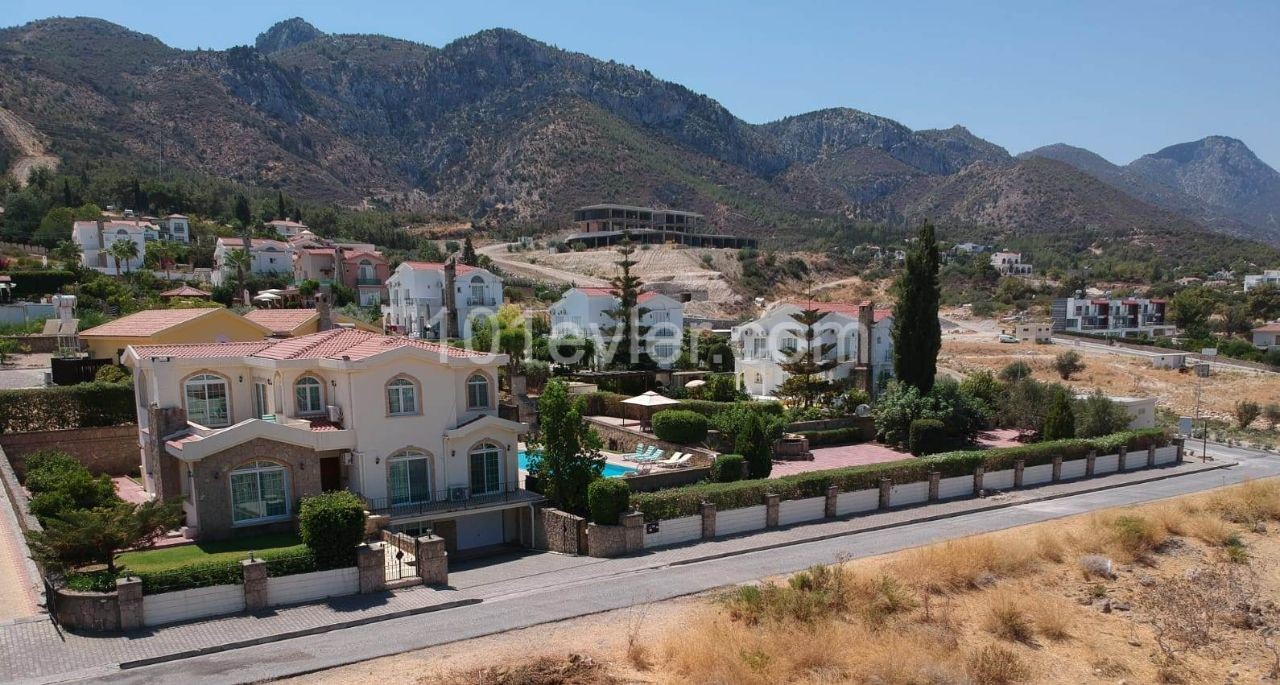 420 m2 Luxury Villa for Sale with Magnificent Mountain and Sea Views on Close to 1.5 Acres of Land in Çatalköy.. ** 