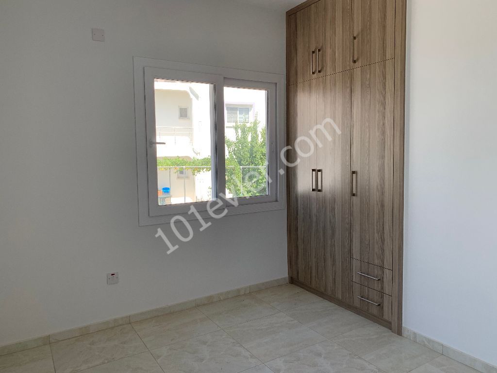 GÖNYELİ'DE SATILIK VERGİLERİ ÖDENMİŞ SIFIR BEYAZ EŞYALI 2+1 90 M2 TÜRK KOÇANLI DAİRE 43900 GBP