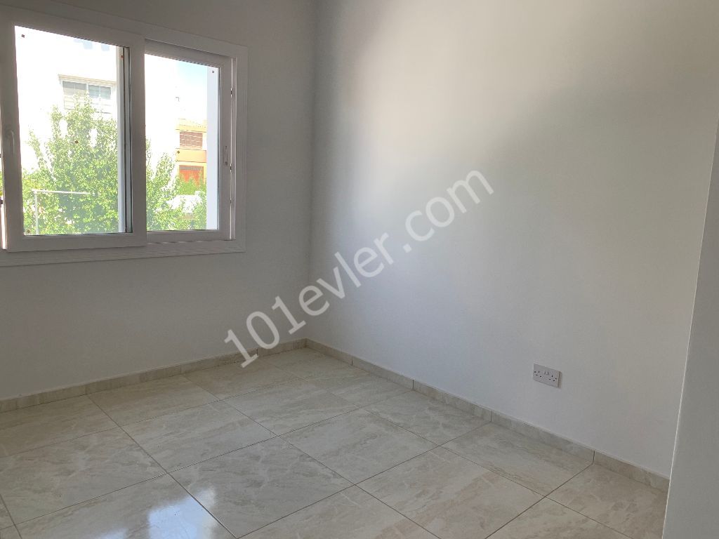 GÖNYELİ'DE SATILIK VERGİLERİ ÖDENMİŞ SIFIR BEYAZ EŞYALI 2+1 90 M2 TÜRK KOÇANLI DAİRE 43900 GBP