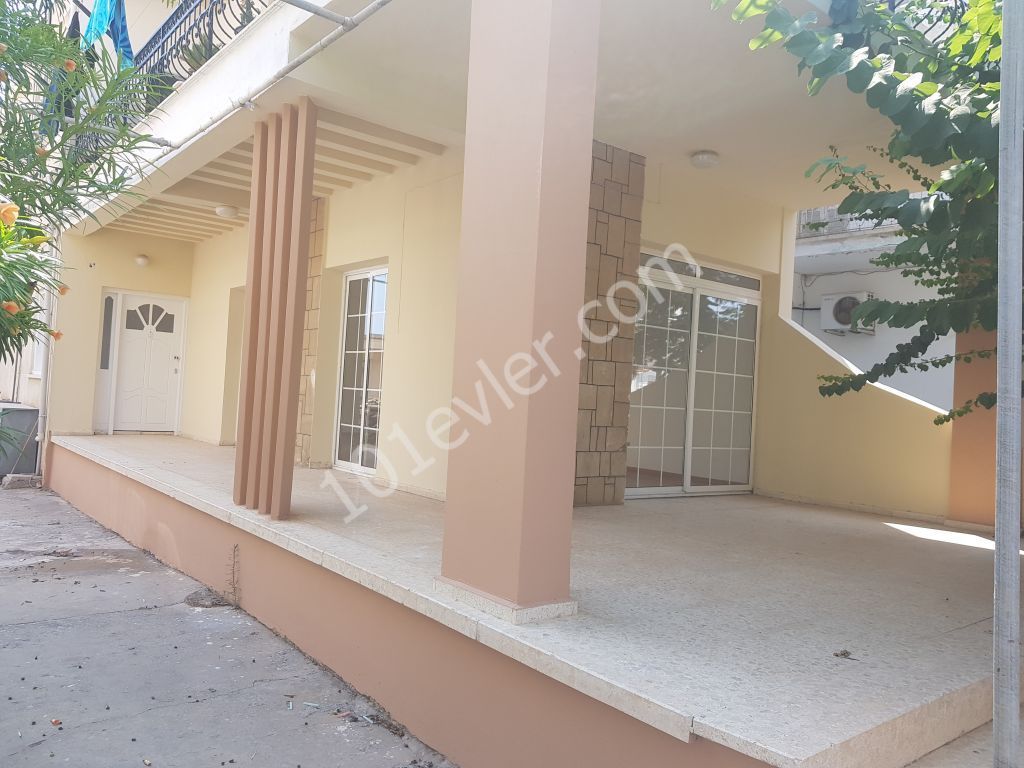 Semi-detached house for sale in Magosa da 3+1 ** 