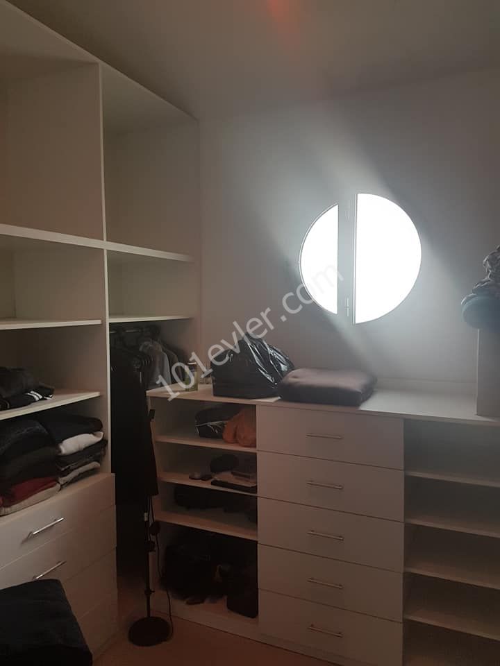 yeniboğaziçinde 3 dönüm araziiçerisinde satılık lüks villa