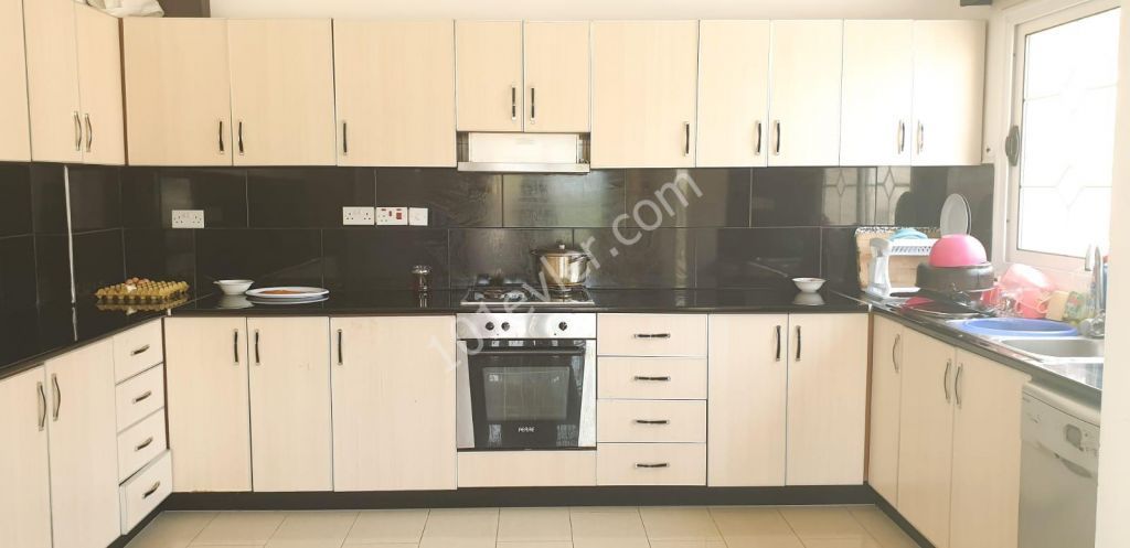 Mağusa gulserende full eşyalı lux 3+1 kiralık daire 