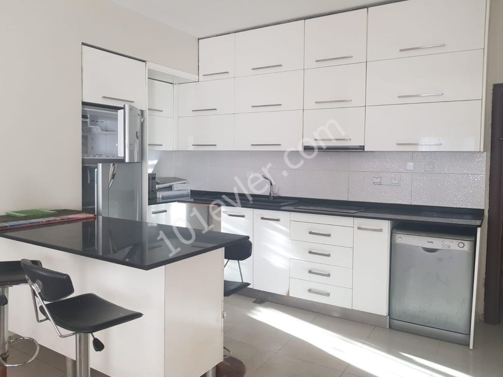 Flat To Rent in Mağusa Merkez, Famagusta