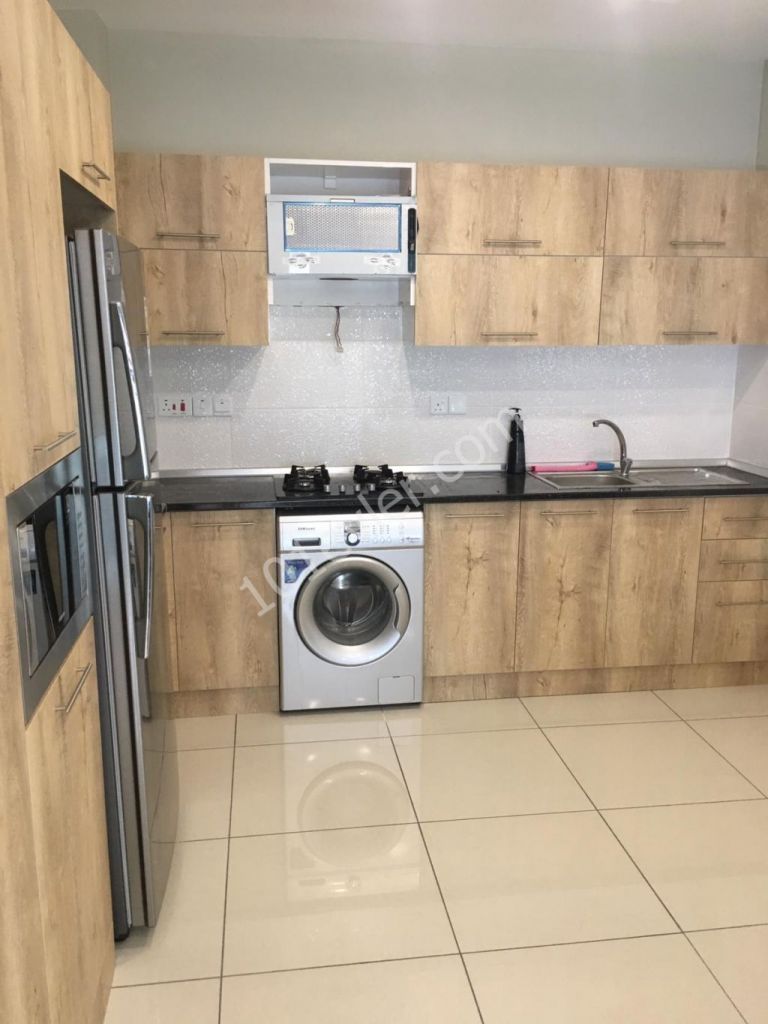 Magusa gulserende kiralık lux 2+1 daire