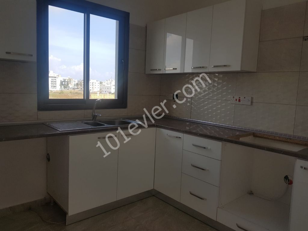 Flat To Rent in Çanakkale, Famagusta