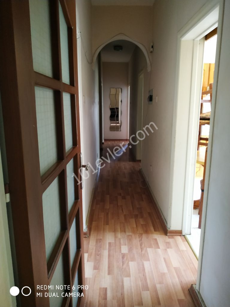 Mağusa karakol bölgesinde kiralık 3+1