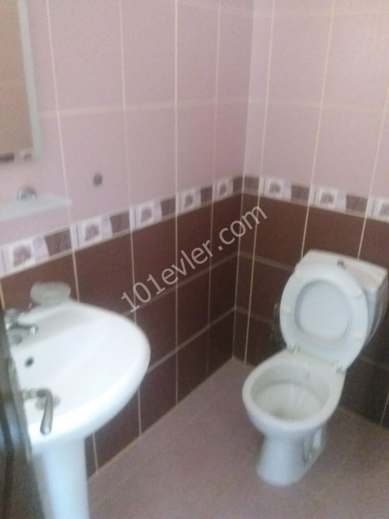 Mağusa merkezde 3+1 eşyalı daire