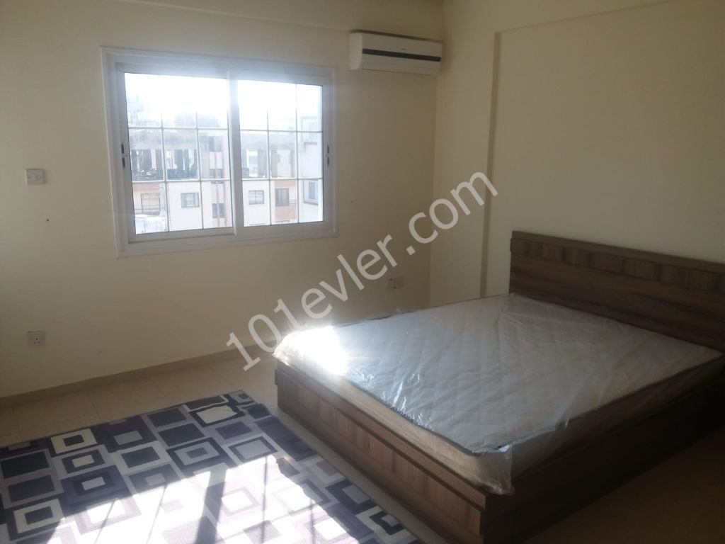 Mağusa merkezde 3+1 eşyalı daire