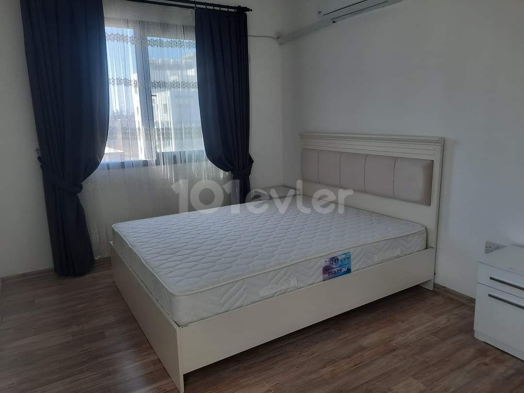 Mağusa merkezde 110 m2 2+1daire 