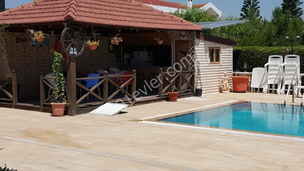 4 + 2 Villa mit Pool zu verkaufen in Magusa neue Bosporus ** 