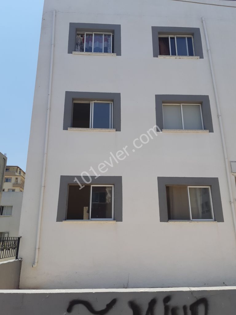 Magusada satılık   komple apartman