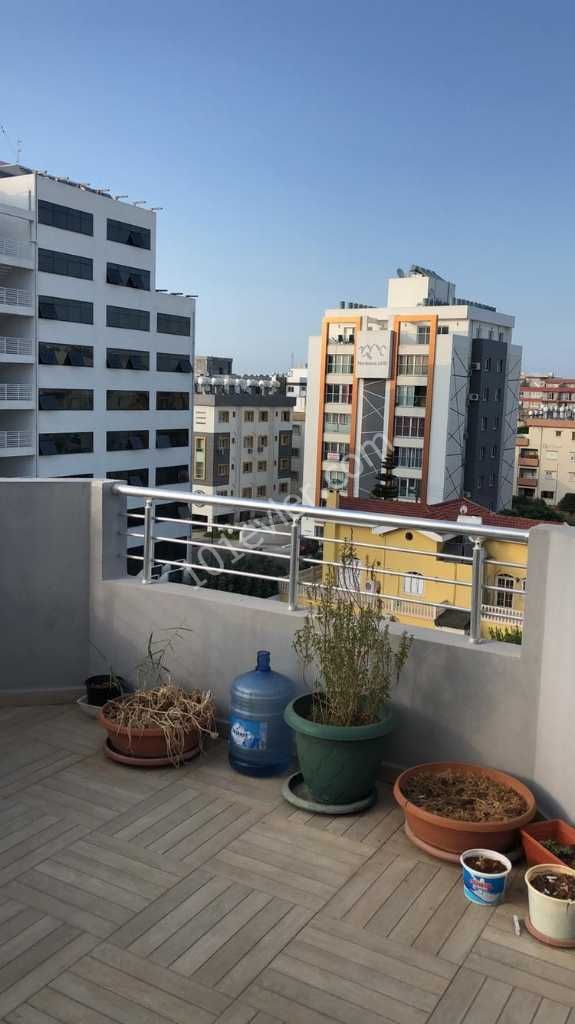 3+1 year old luxury penthouse apartment in Magusa gulserende ** 