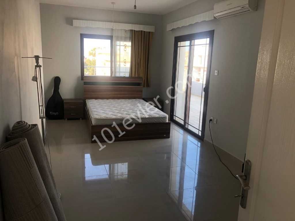 Magusa gulserende 3+1 yillik odemeli lux penthouse  daire