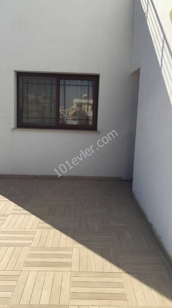 Magusa gulserende 3+1 yillik odemeli lux penthouse  daire