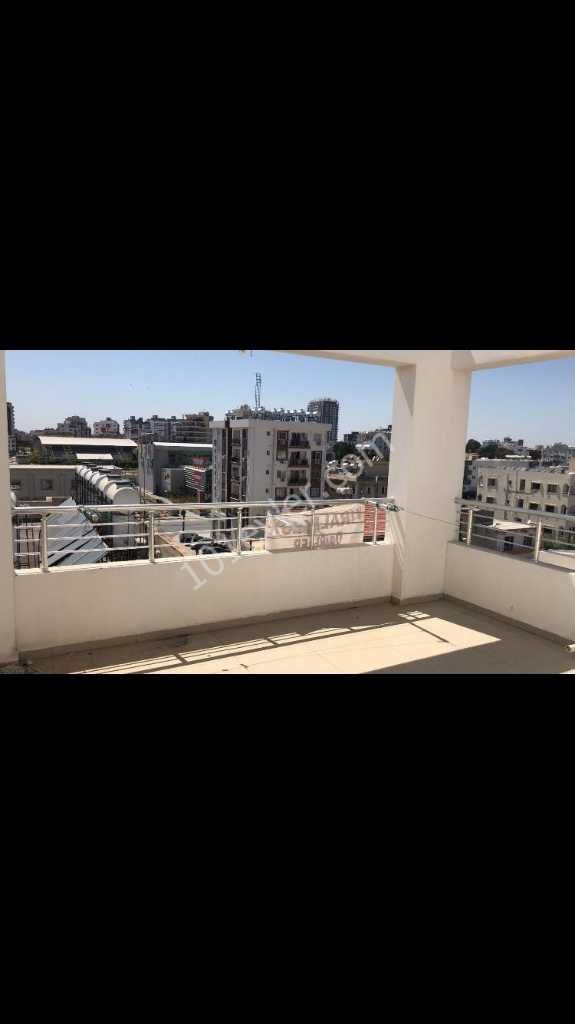 Magusa gulserende 3+1 yillik odemeli lux penthouse  daire