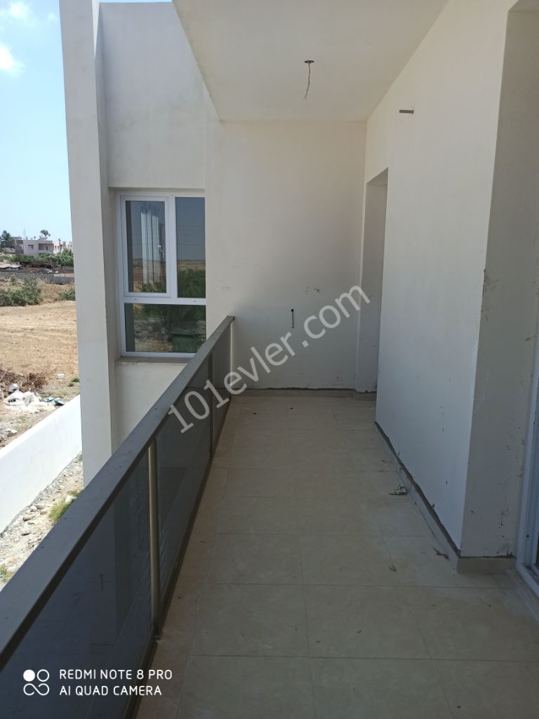 3+1 2 in der salzigen Zone von Famagusta.Etage Wohnung ** 