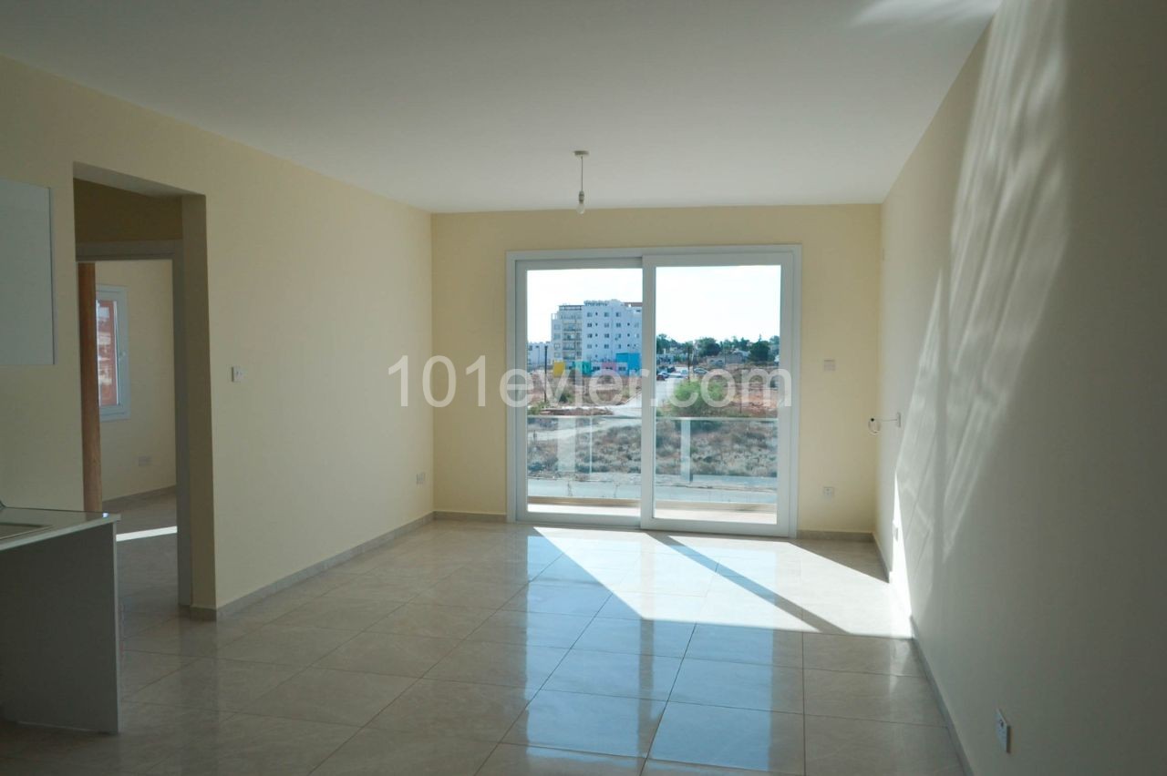 90 m2 2 + 1 apartment for sale in Magusa canakkale district ** 