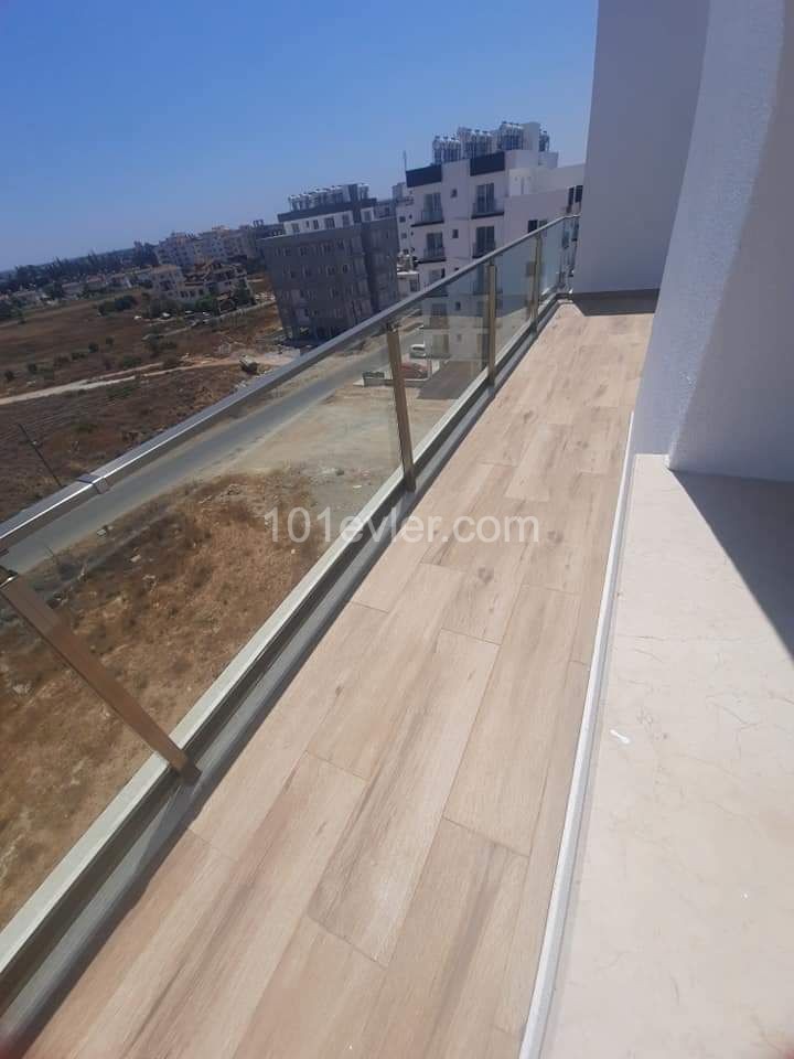 Magusa canakkale de satilik 180 m2 penthause daire