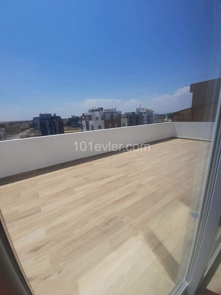 Magusa canakkale de satilik 180 m2 penthause daire