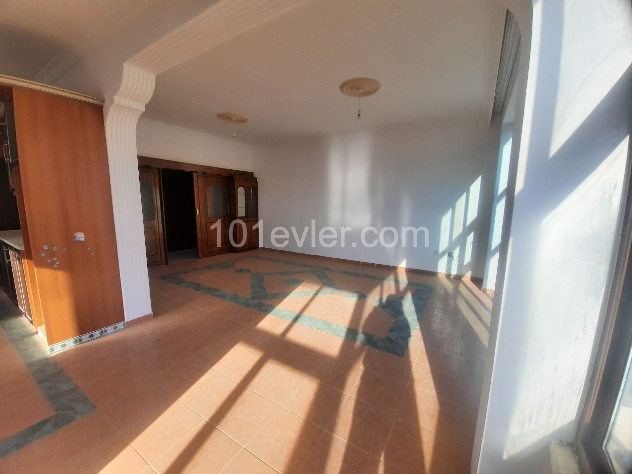 3+1 flat for sale in magusa police station ** 