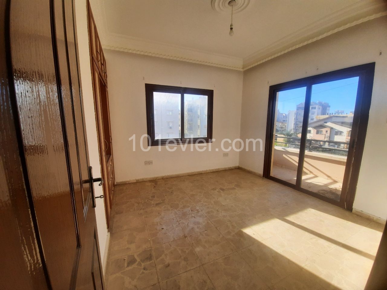 3+1 flat for sale in magusa police station ** 