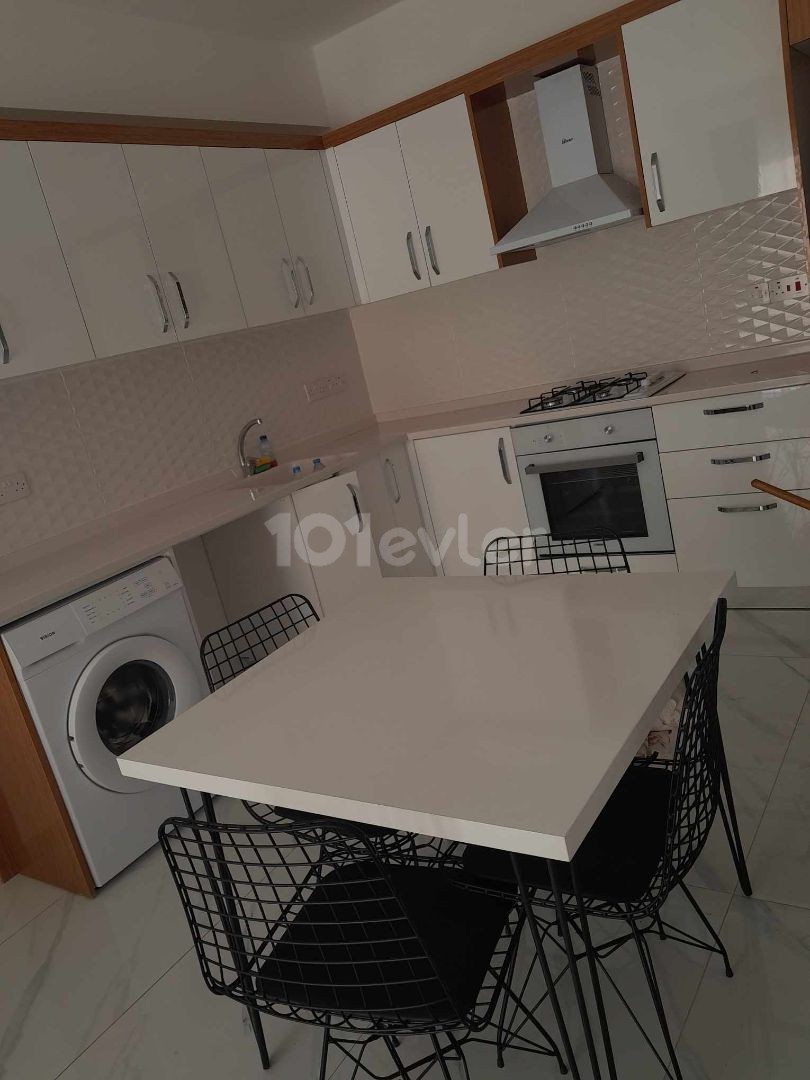 Mağusa Çanakkale'de çin pazarı yakini sıfır full eşyalı kiralık 2+1 